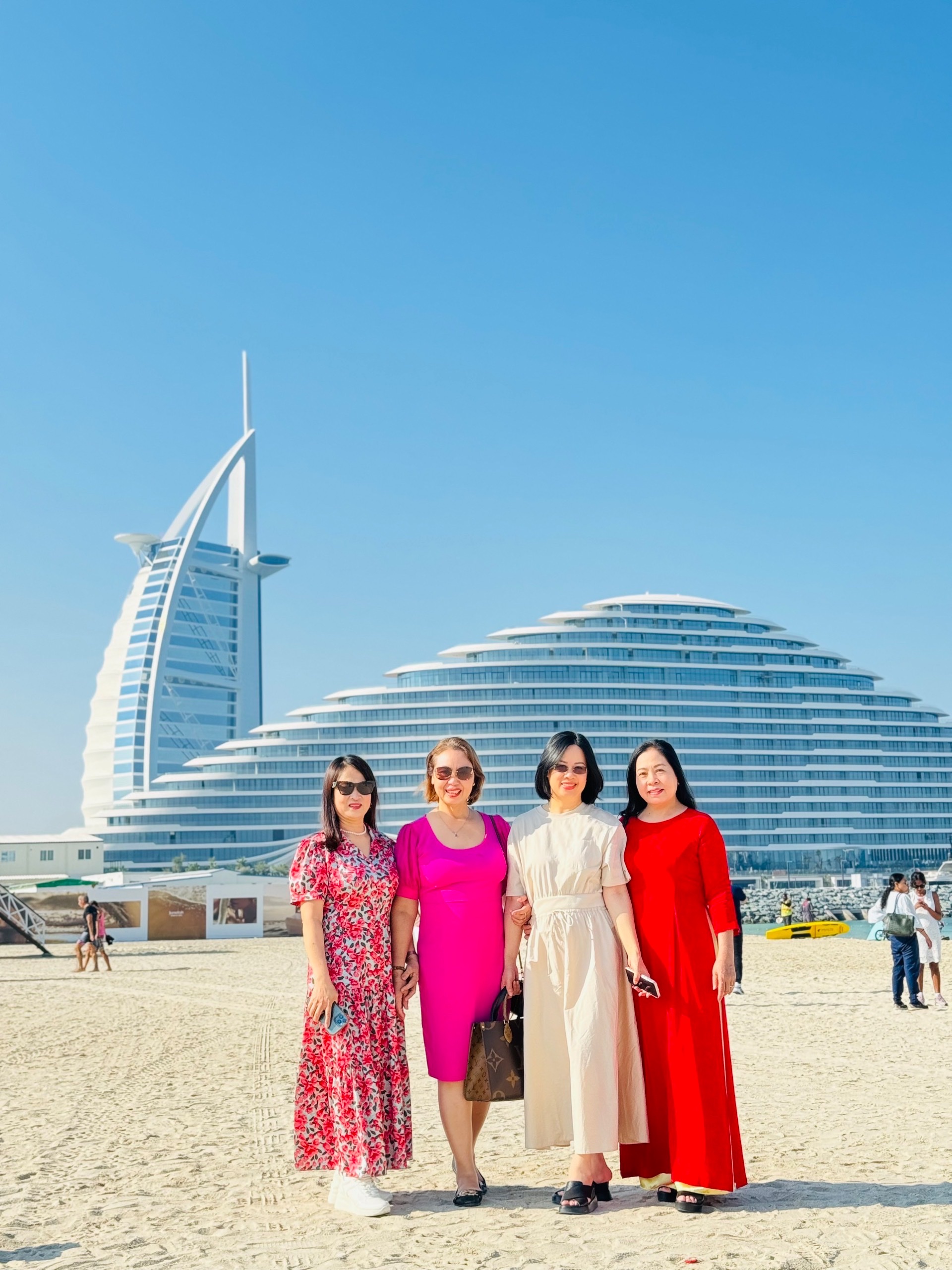 Khách sạn cánh Buồm Burj Al Arab